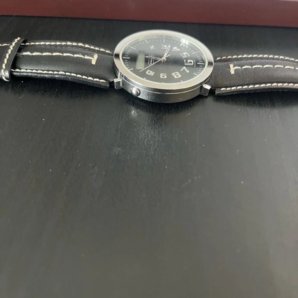 Coach Men's Black Leather Strap Watch
Stainless steel transatlantic watch. - Picture 11 of 14
